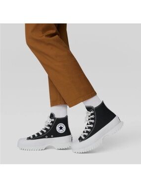 Converse Chuck Taylor All Star
Lugged 2.OUNISEX HIGH TOP Women
10.5 US